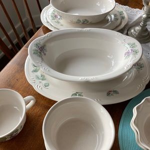 Phaltzgraff Grapevine